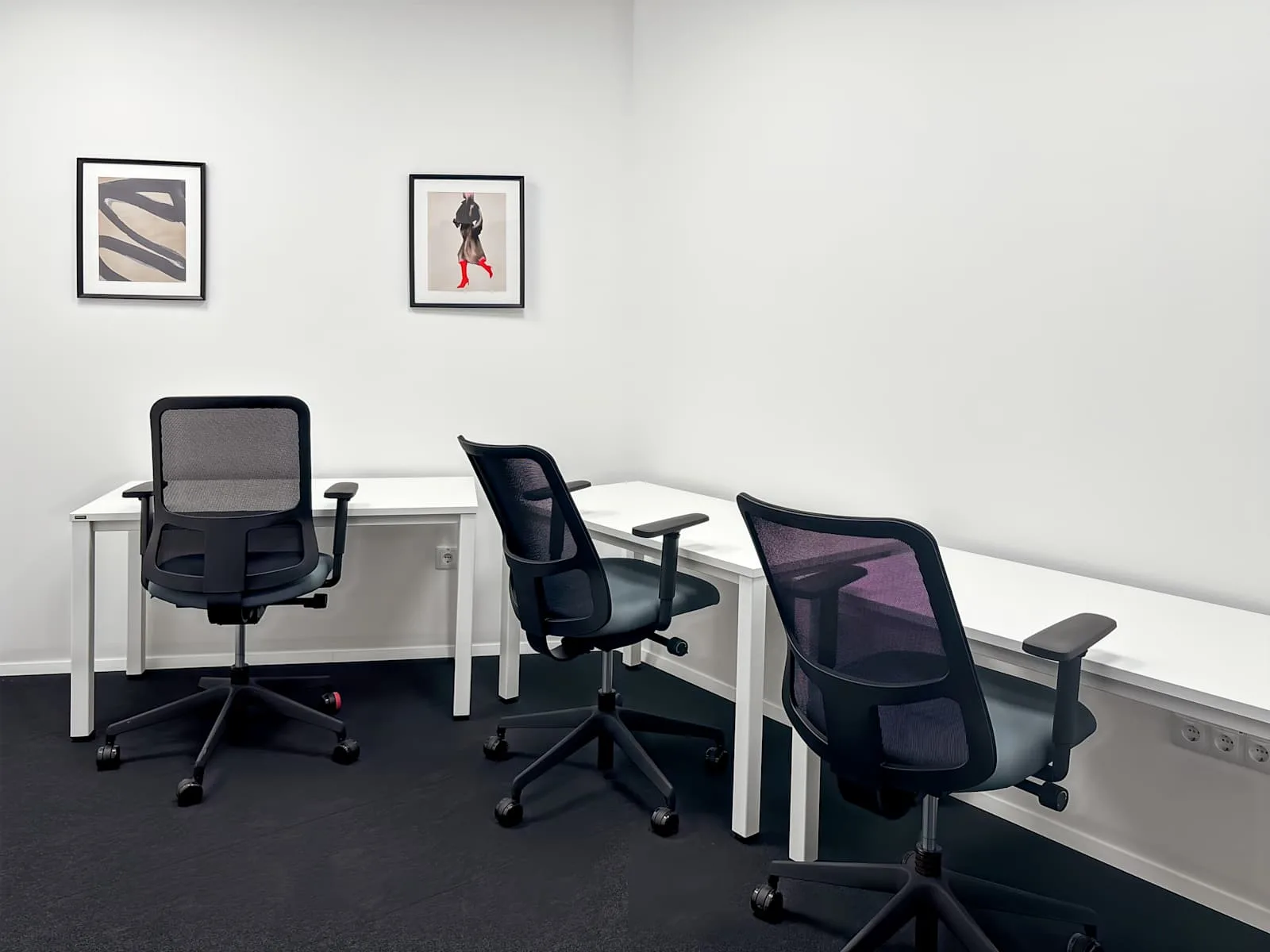 Regus Debrecen, Debrecen International Airport, Külön iroda 3 munkaállomással, Debrecen