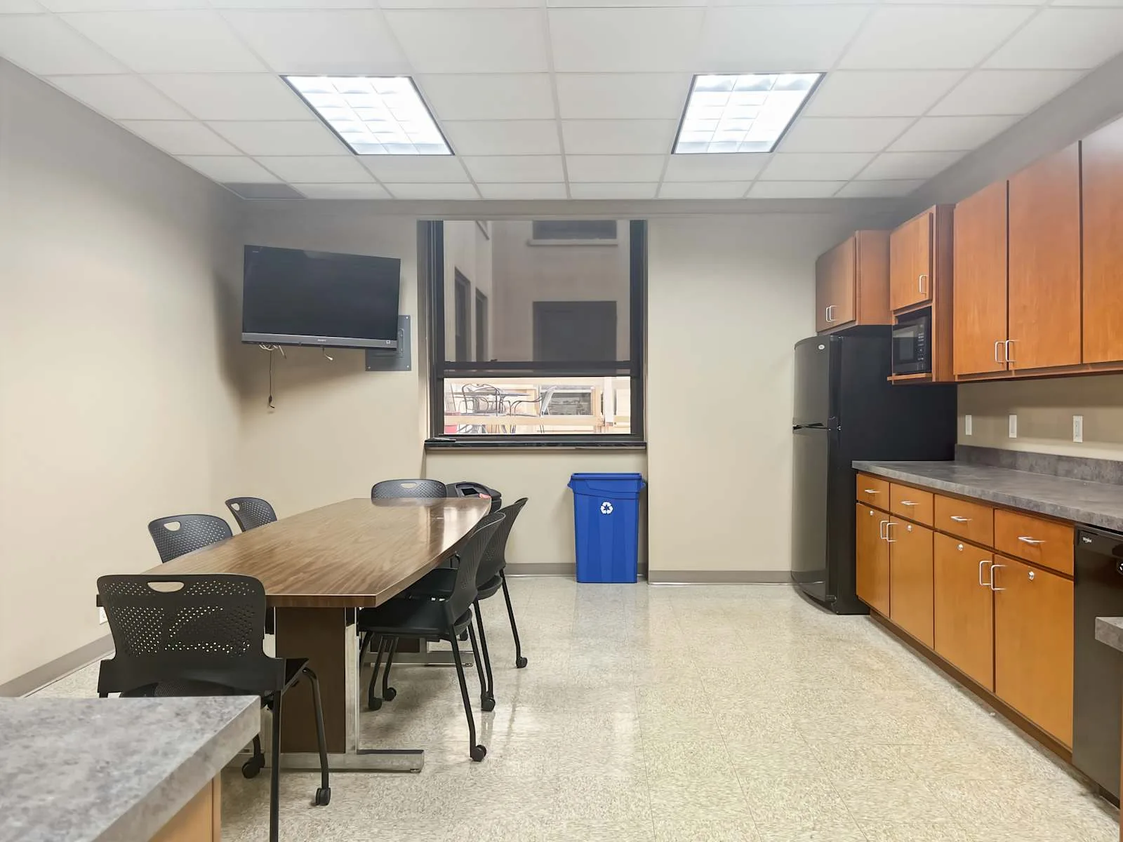 Regus IL, Decatur - S Water Street, Kitchen, Decatur, IL