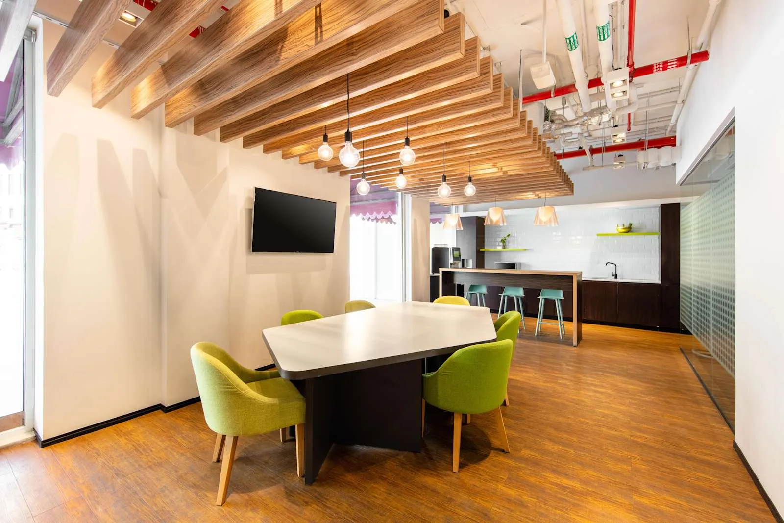 Regus DOHA, The Pearl، قاعة اجتماعات لـ 6 أشخاص، لوسيل