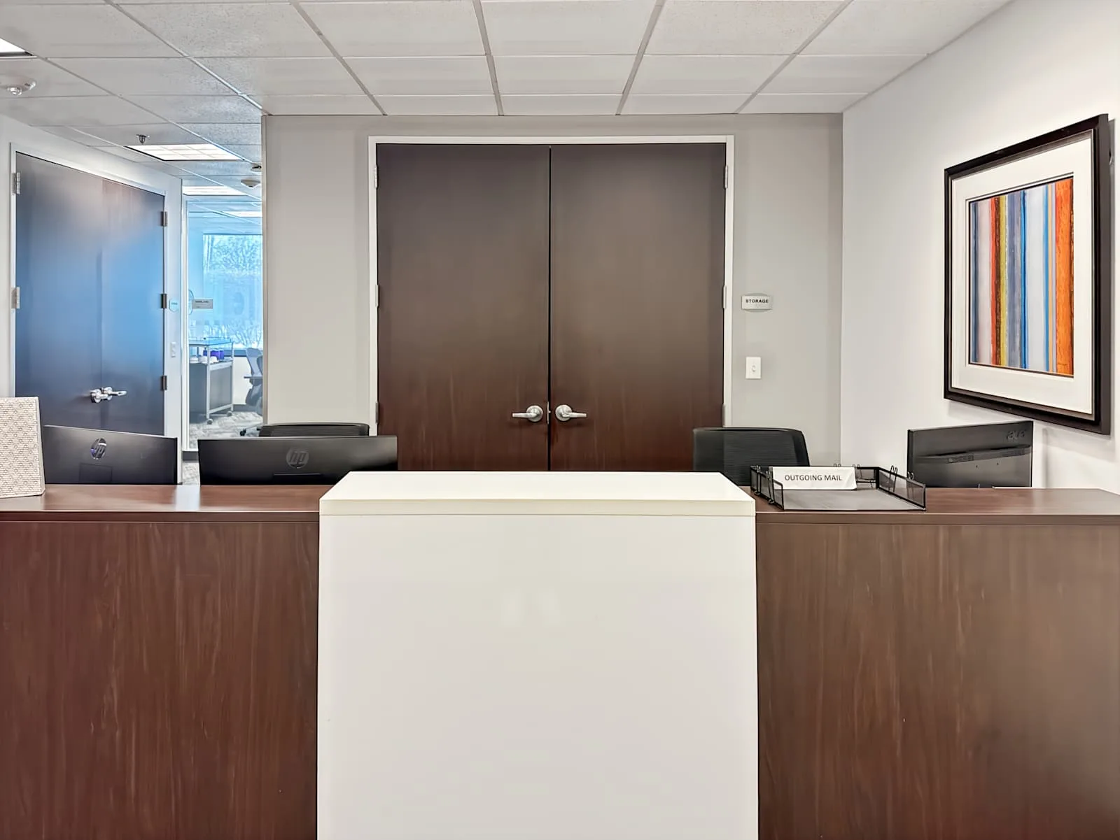 Regus IL, Downers Grove - Executive Towers West, Reception, Downers Grove, IL