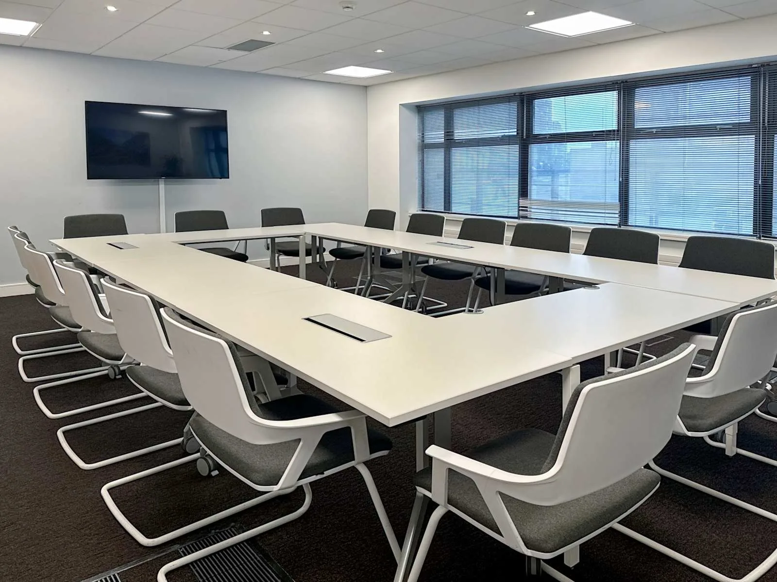 Regus DUBLIN, 2 Harcourt, Meeting room for 17 people, Dublin