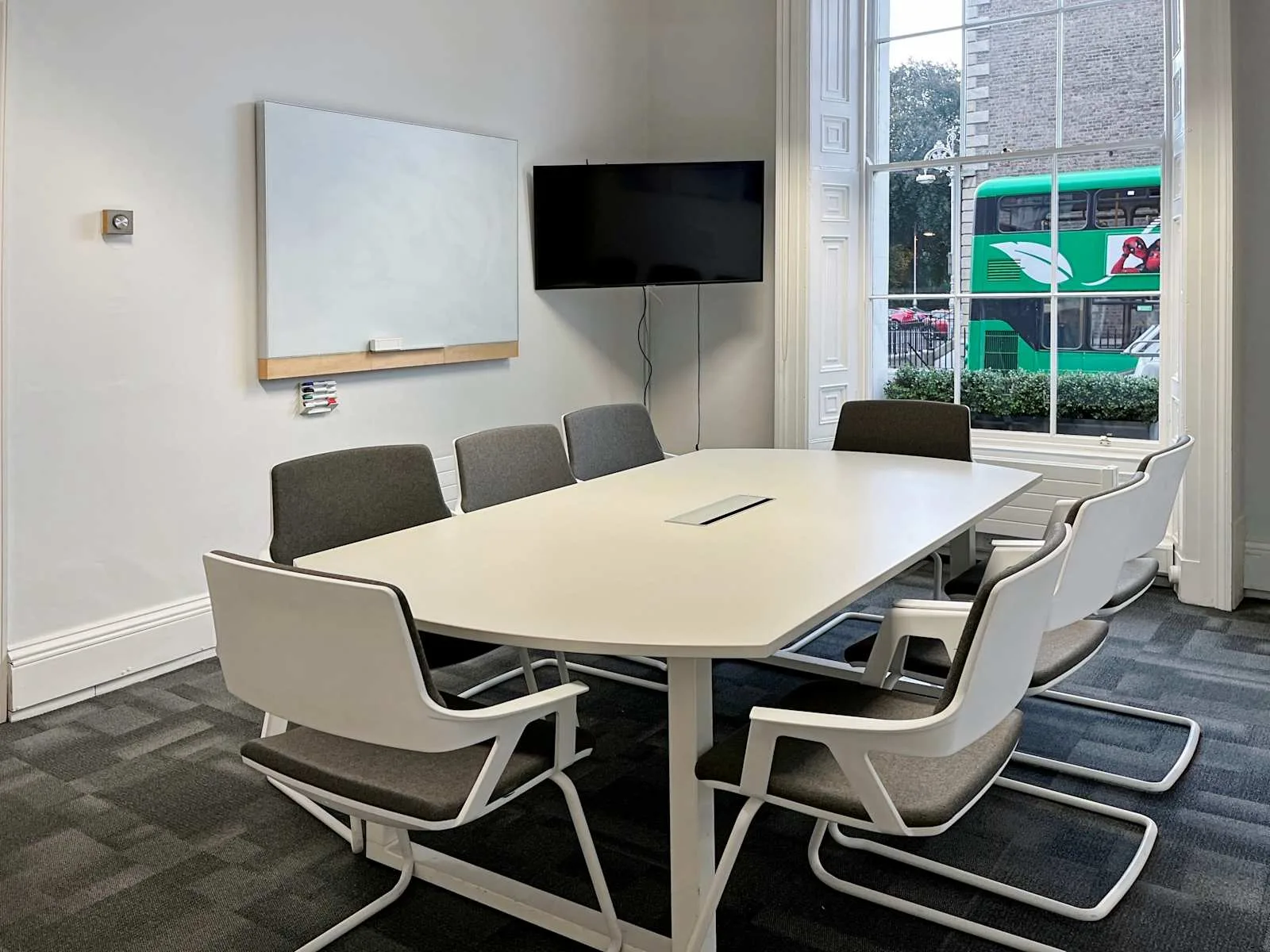Regus DUBLIN, 2 Pembroke House, Meeting room for 8 people, Dublin
