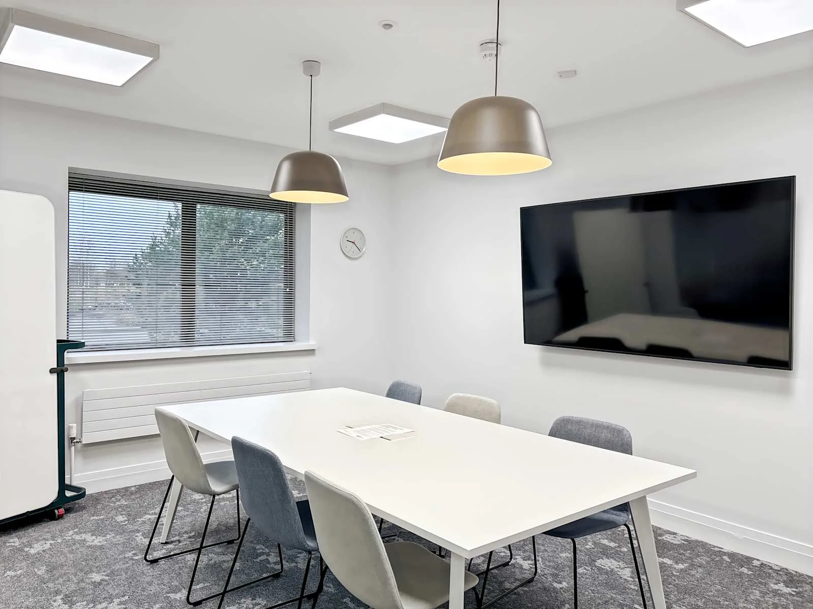 Regus DUBLIN, Citywest Business Campus, Meeting room for 6 people, Dublin