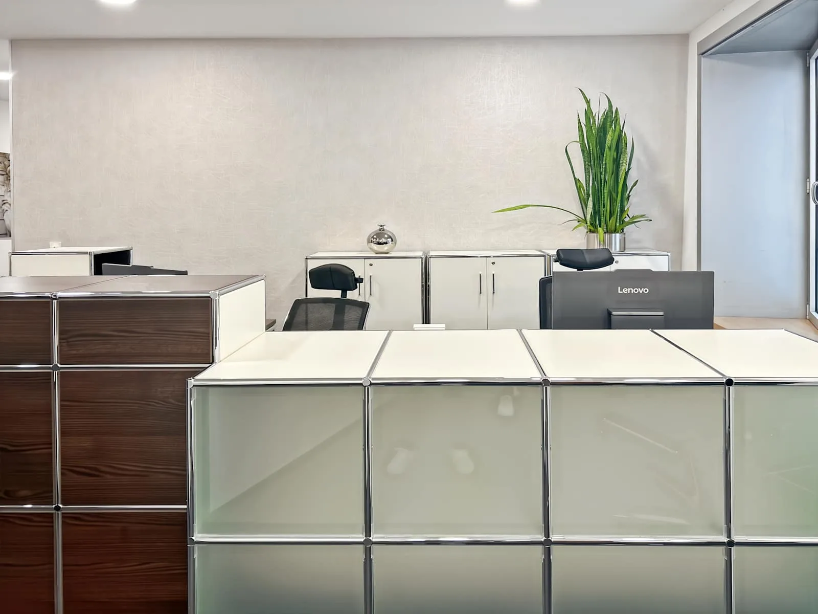 Regus DUSSELDORF, Neuer Zollhof, Private office, 2 desks, Düsseldorf