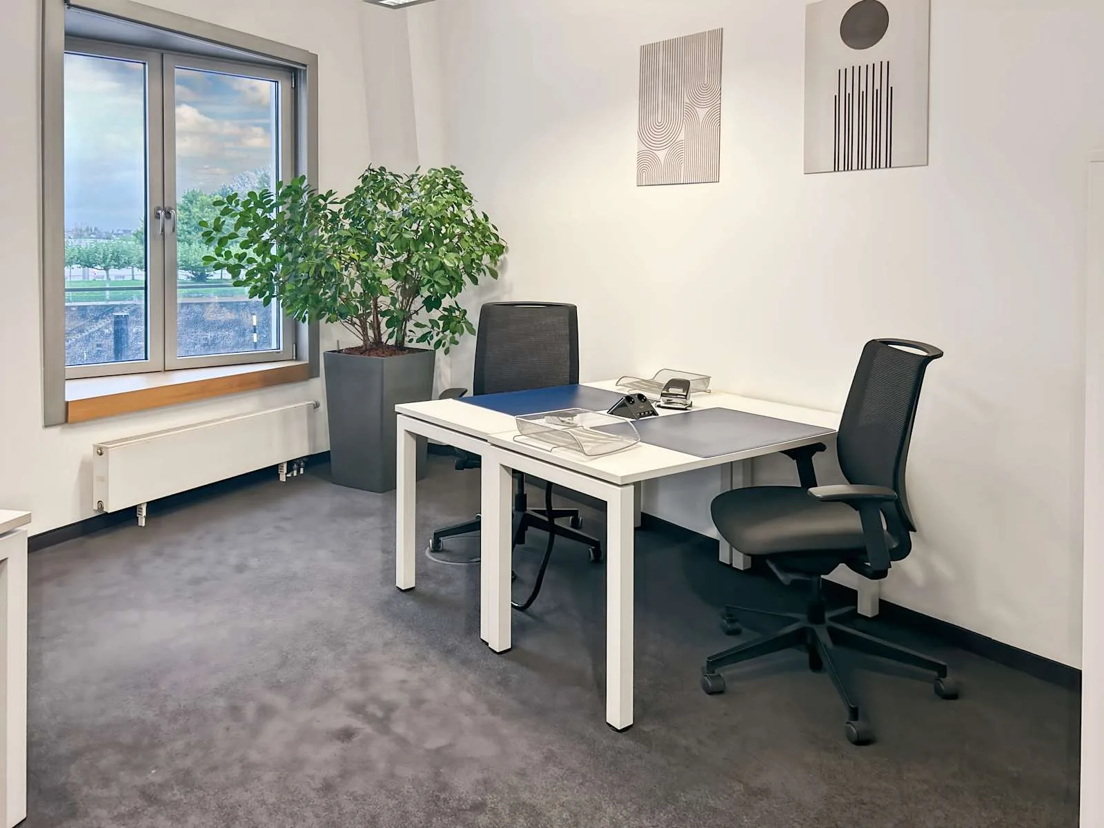 Regus DUSSELDORF, Neuer Zollhof, Private office, 2 desks, Düsseldorf