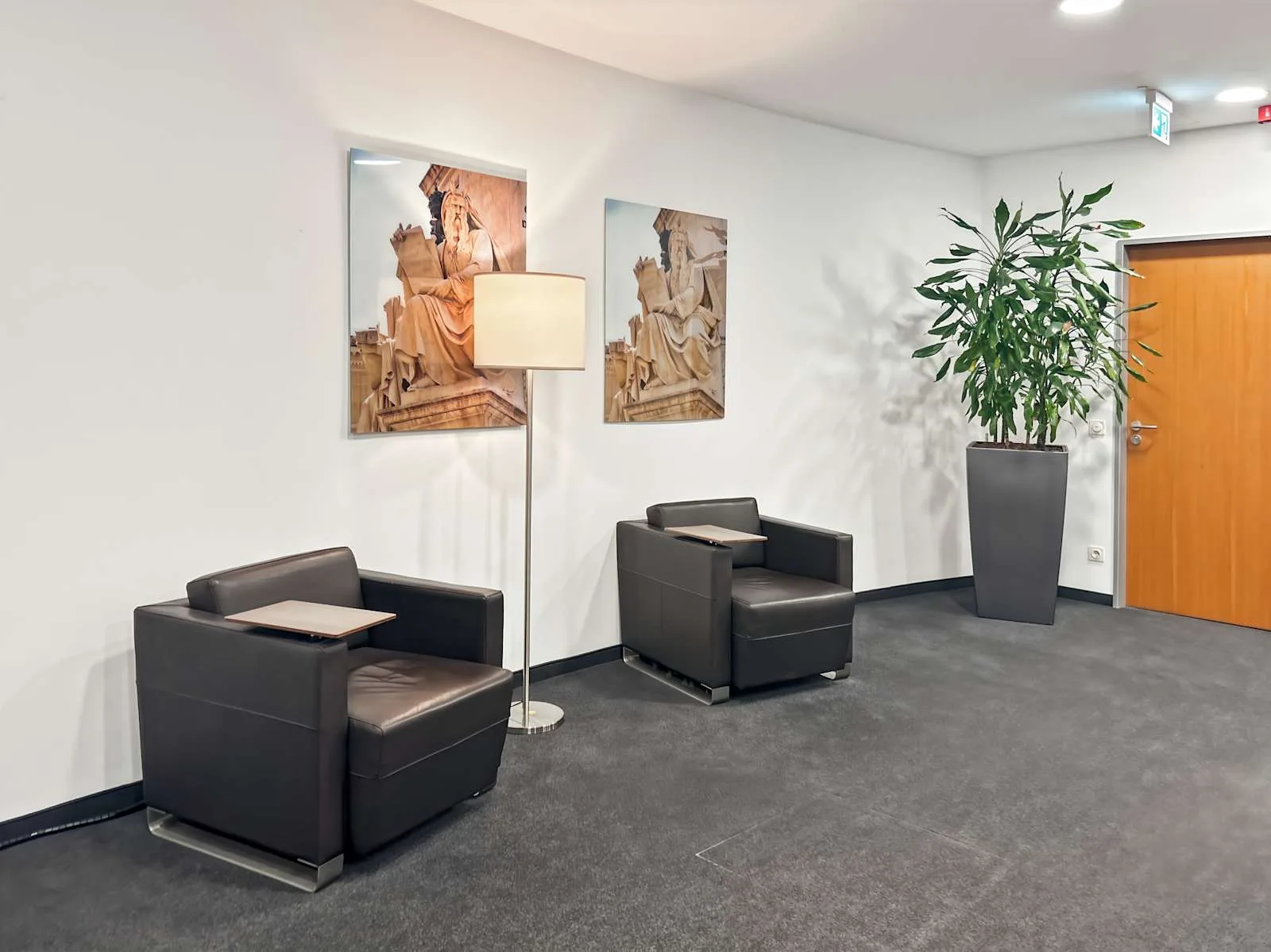 Regus DUSSELDORF, Neuer Zollhof, Lounge, Düsseldorf