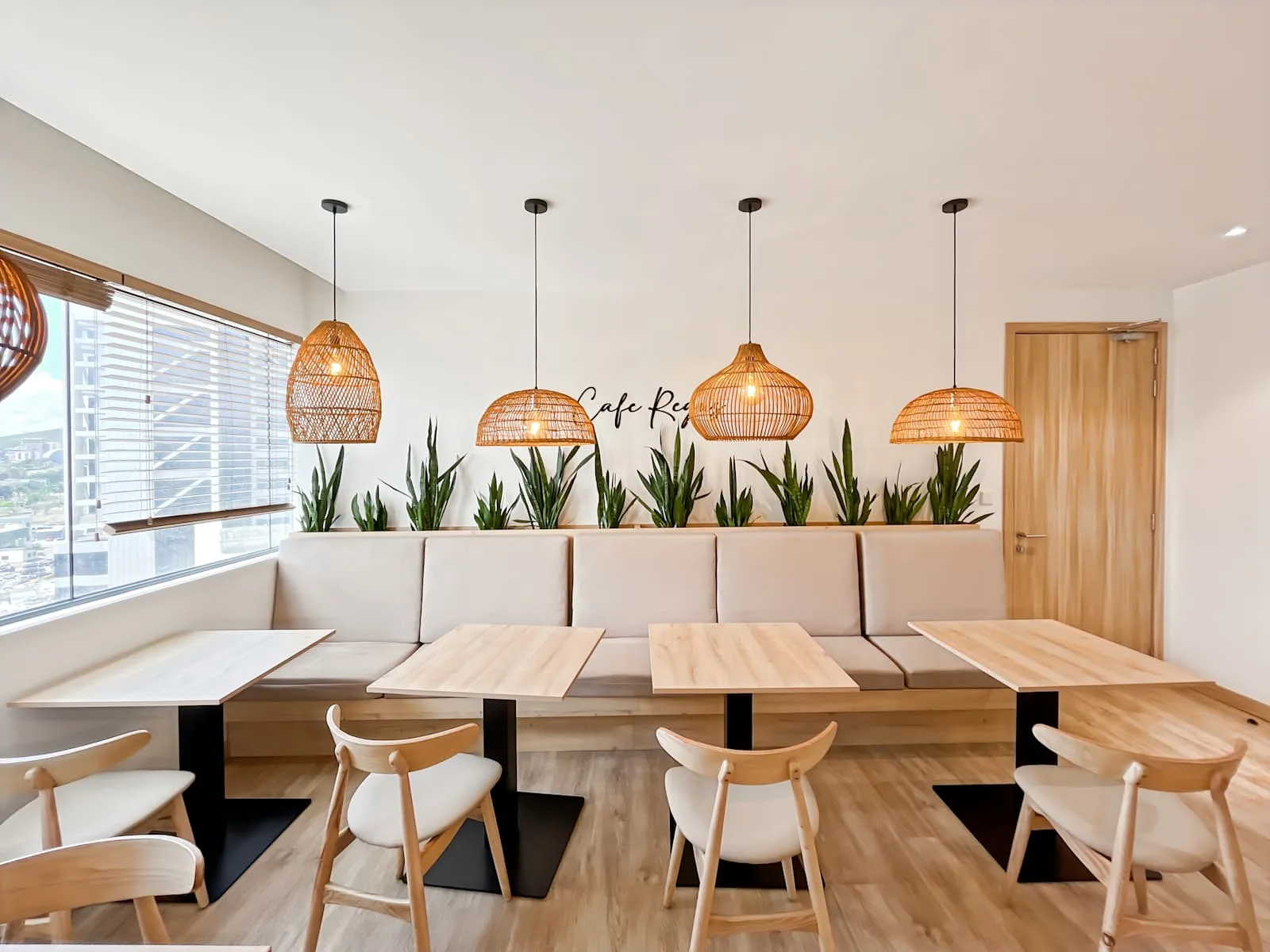 Regus Ebene, Nexsky Building, Cafétéria, Ebene