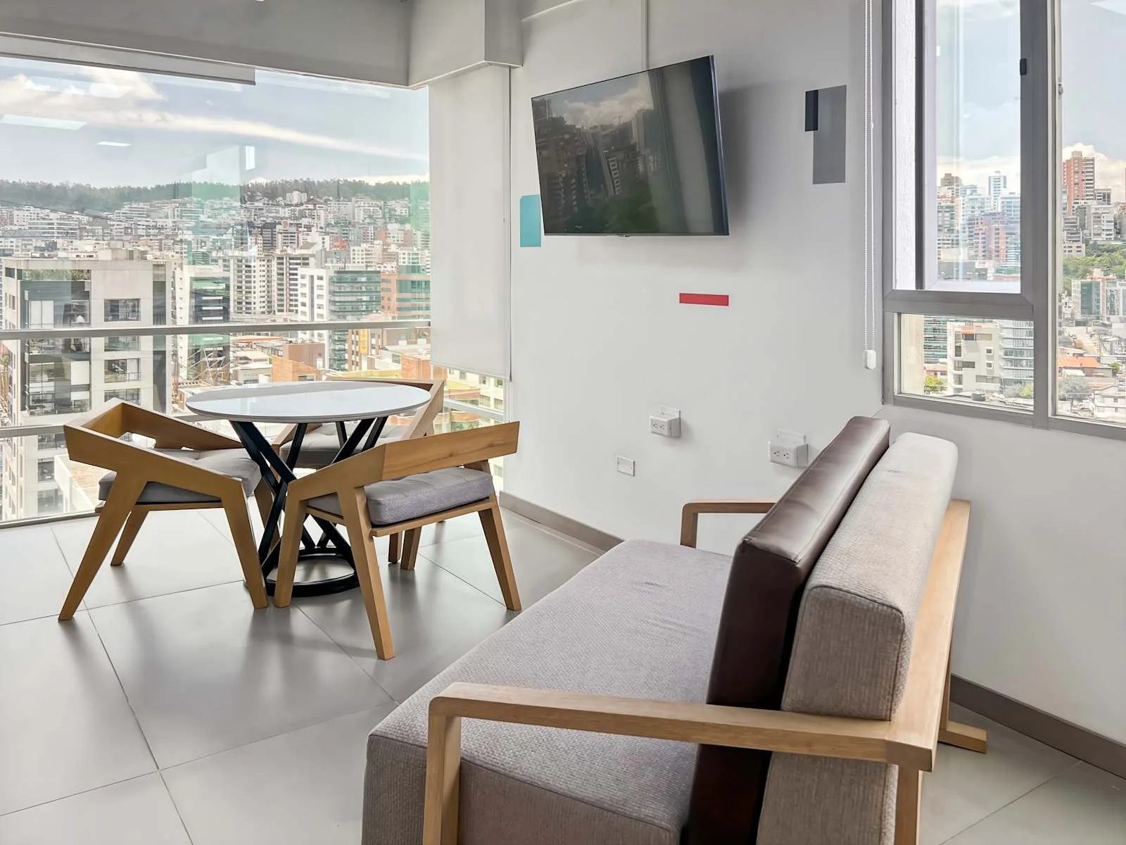 Regus ECUADOR, Quito, Edificio Carolina Millenium, Zona de descanso, Quito