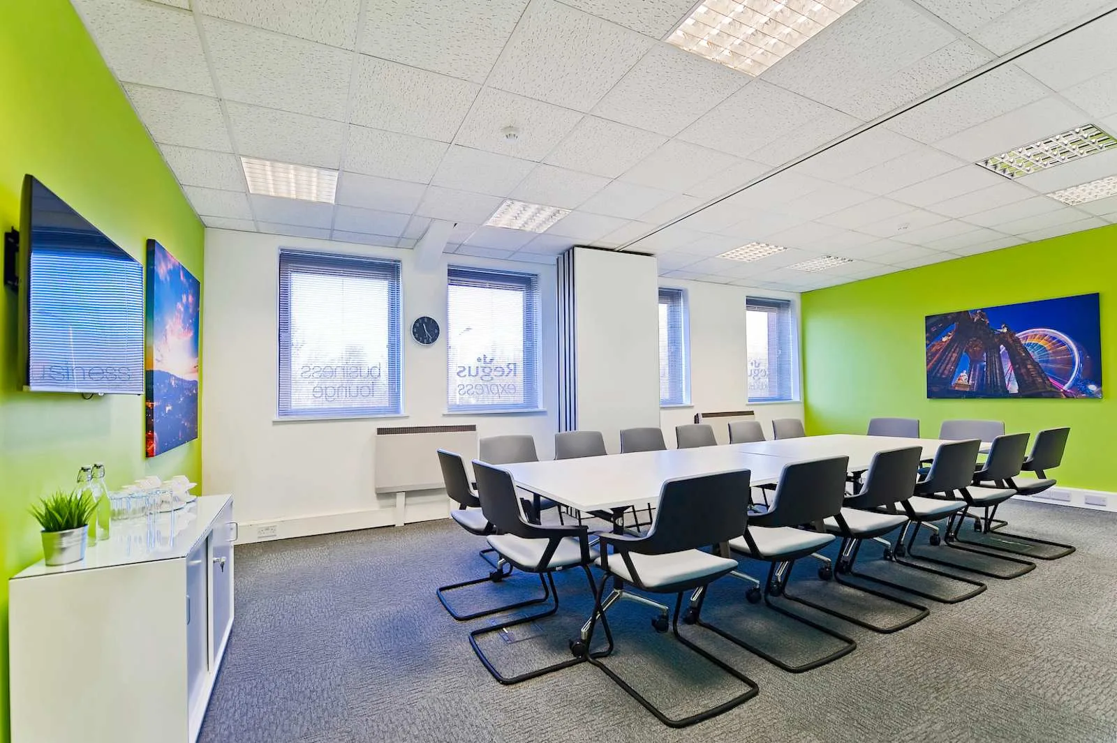 Regus EDINBURGH, Fort Kinnaird Regus Express, Salle de réunion 16 personnes, Édimbourg
