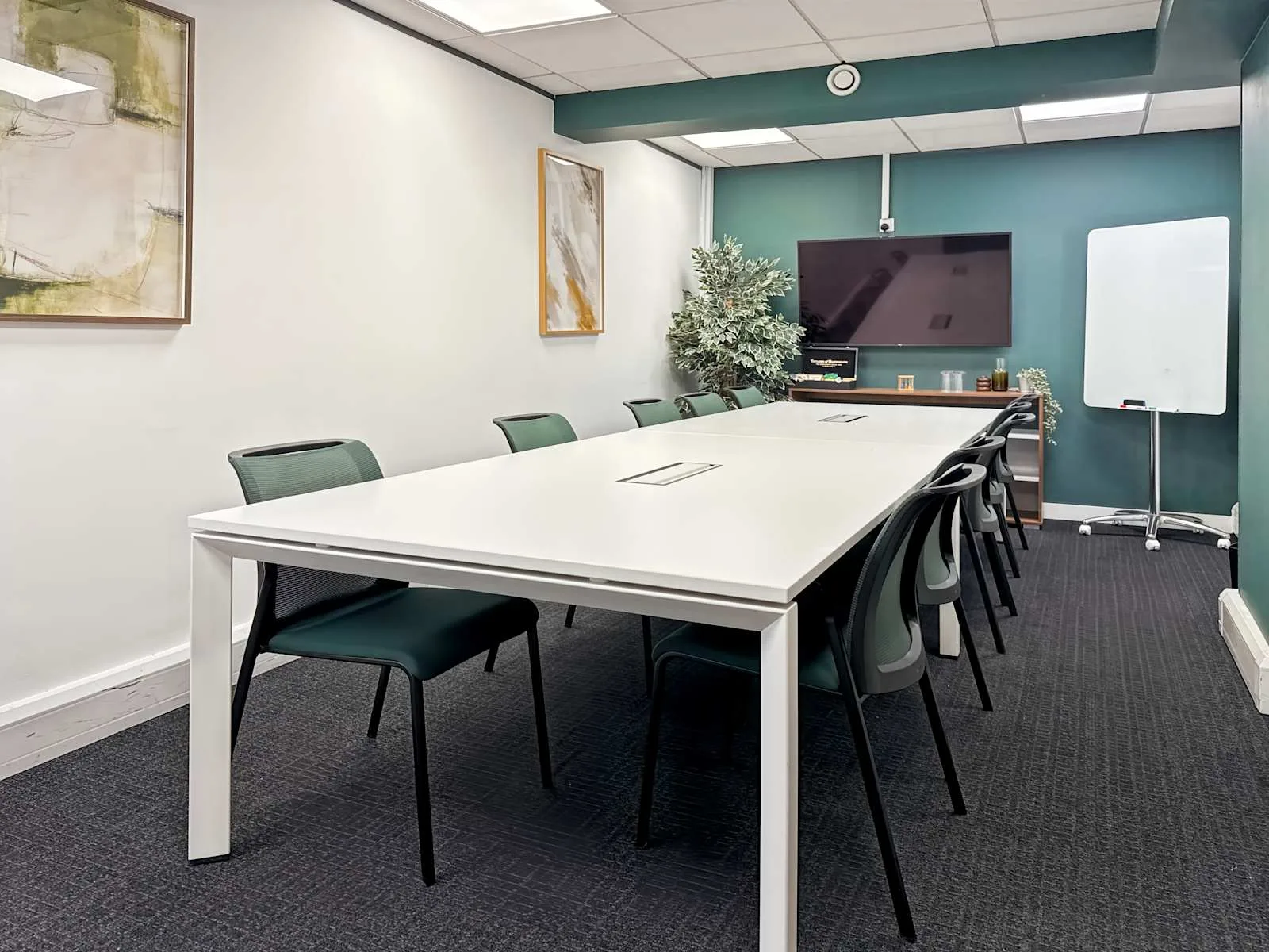 Regus EDINBURGH, Princes Street, Meeting room for 10 people, Edinburgh