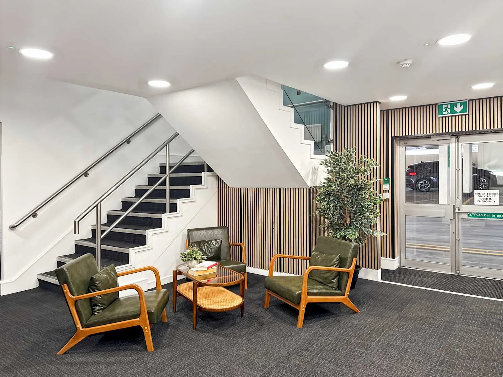Regus EDINBURGH, Princes Street, Lounge, Edinburgh