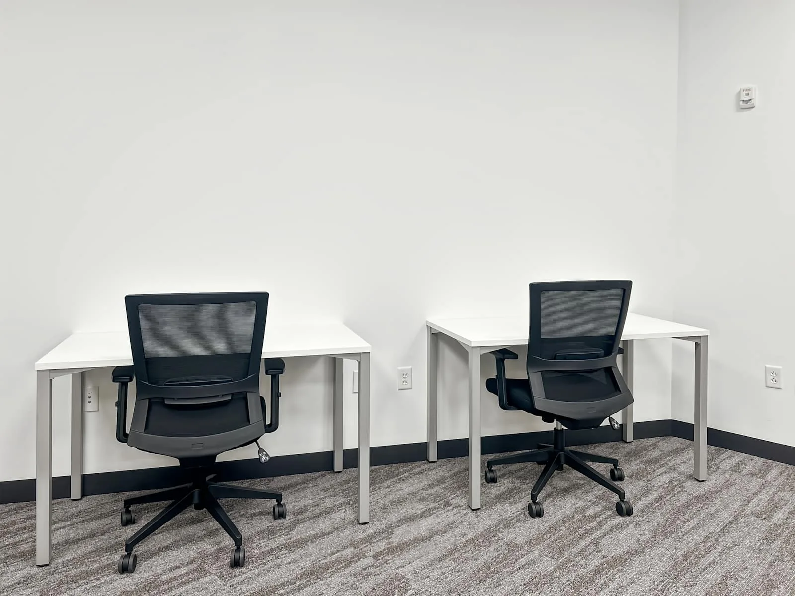 Regus IL, Edwardsville - Vandalia St., Private office, 2 desks, Edwardsville, IL