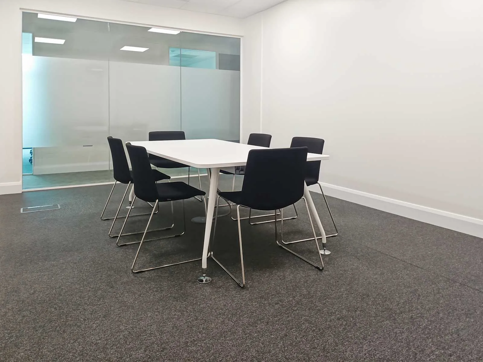 Regus ENNISKILLEN, Carran Business Park, Salle de réunion 6 personnes, Enniskillen