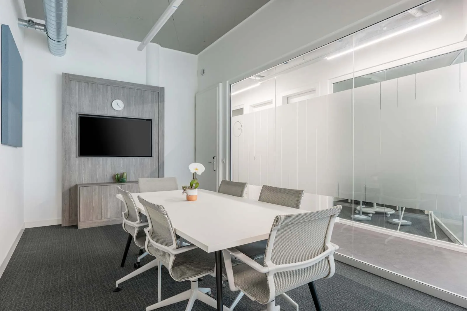 Regus ETOY, iLife City, Meeting room for 6 people, Etoy