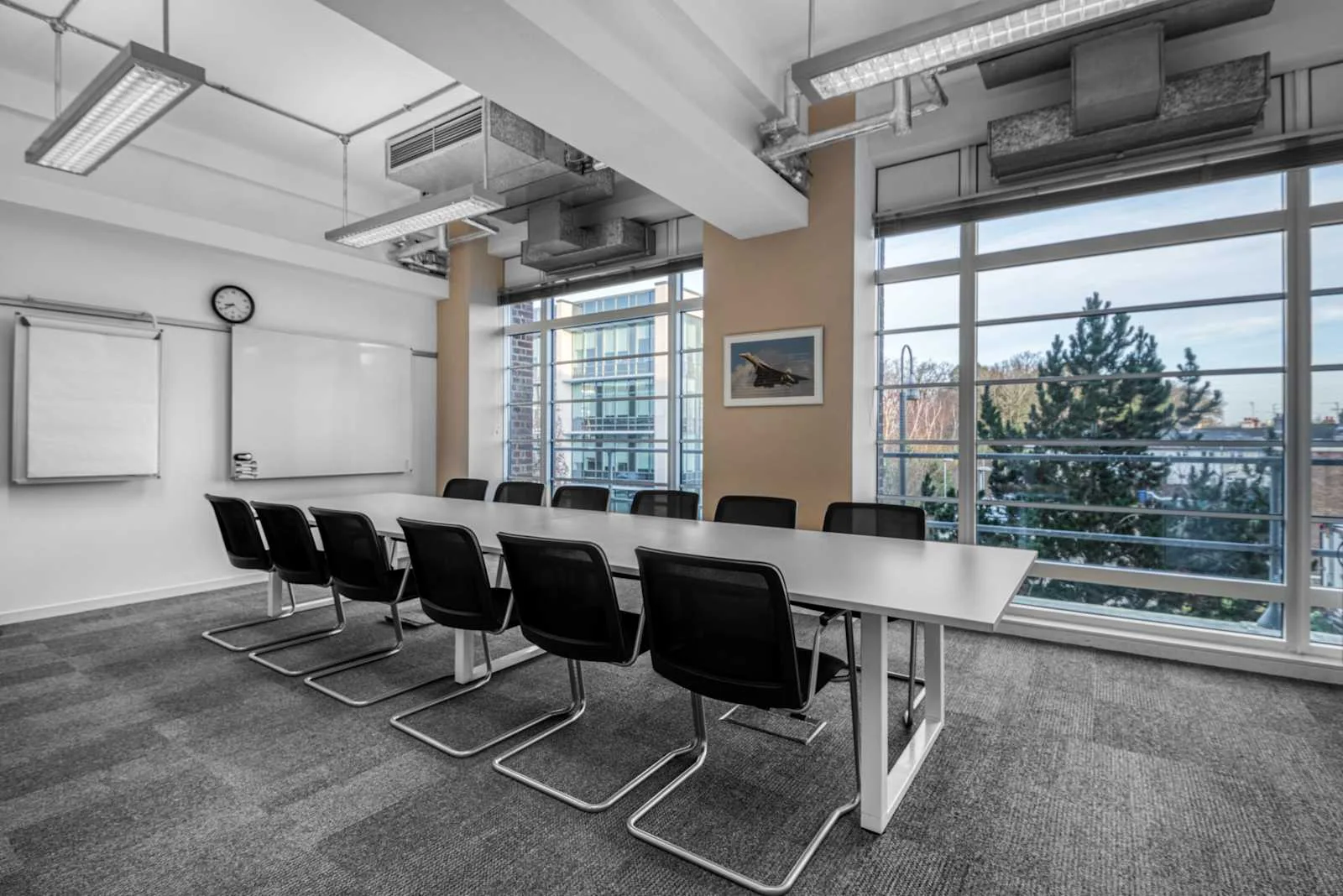 Regus FARNBOROUGH, Farnborough Airport, Meeting room for 12 people, Farnborough