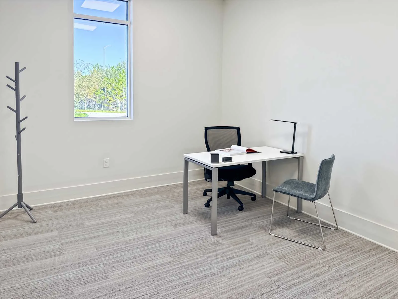 Regus FL, Apopka - Ocoee Apopka Rd, Private office, 1 desk, Apopka, FL
