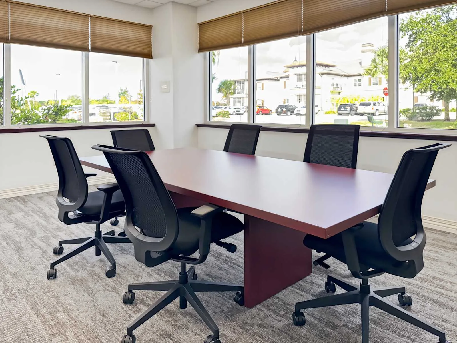 Regus FL, Daytona Beach - Concierge Blvd, Meeting room for 6 people, Daytona Beach, FL