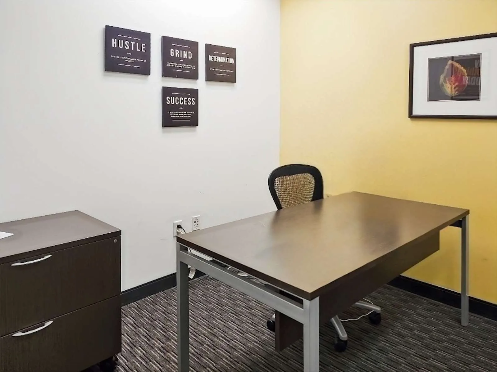 Regus FL, Jacksonville - Bank of America Tower, Private office, 1 desk, Jacksonville, FL