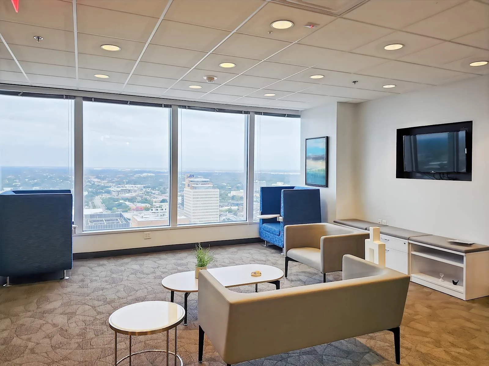 Regus FL, Jacksonville - Bank of America Tower, Lounge, Jacksonville, FL
