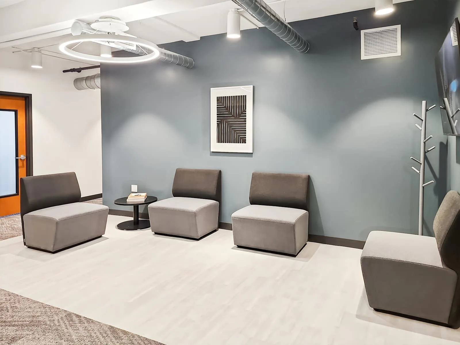 Regus FL, Jacksonville - Greenleaf & Crosby Building, Lounge, Jacksonville, FL