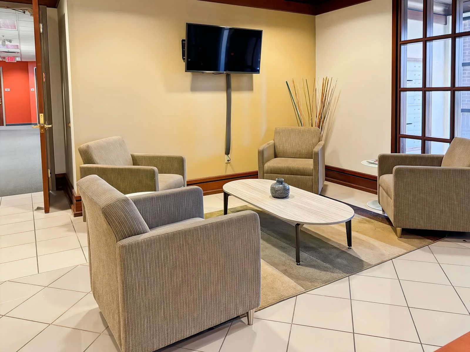Regus FL, Jacksonville - Salisbury Rd, Lounge, Jacksonville, FL