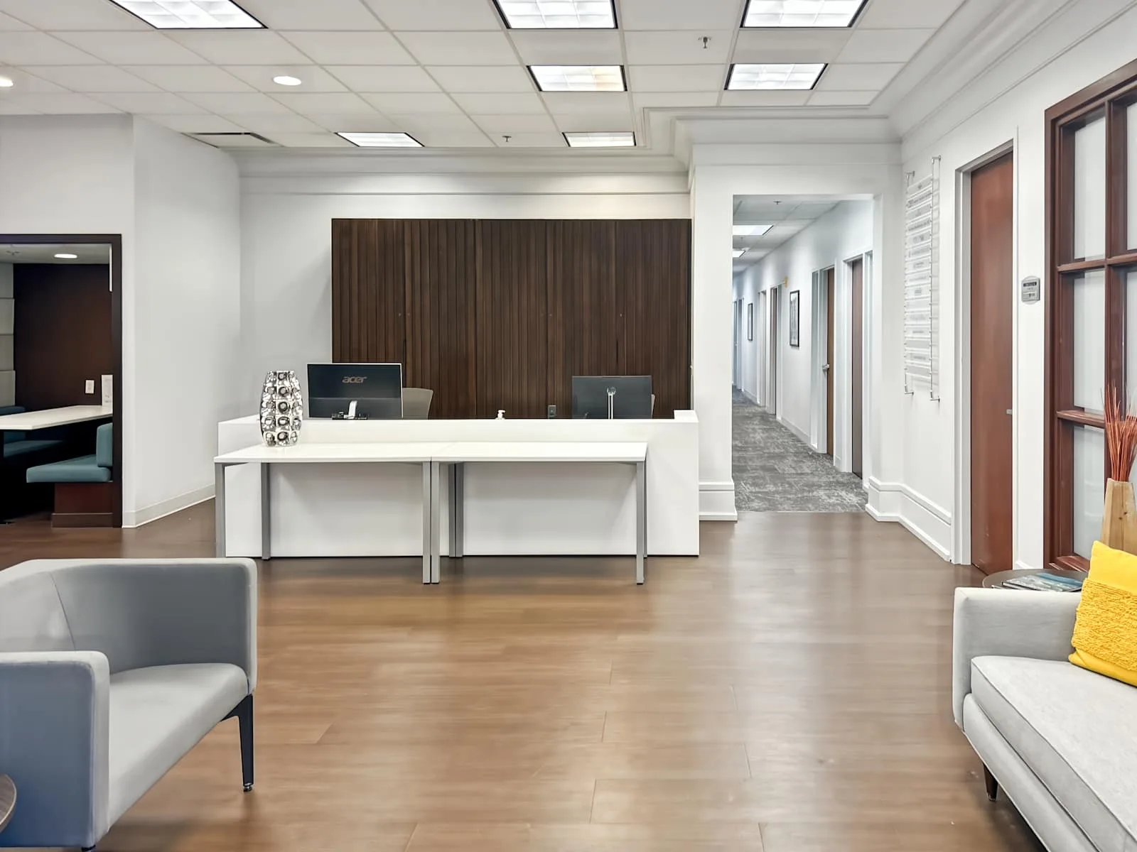 Regus FL, Jacksonville - Town Center, Reception, Jacksonville, FL