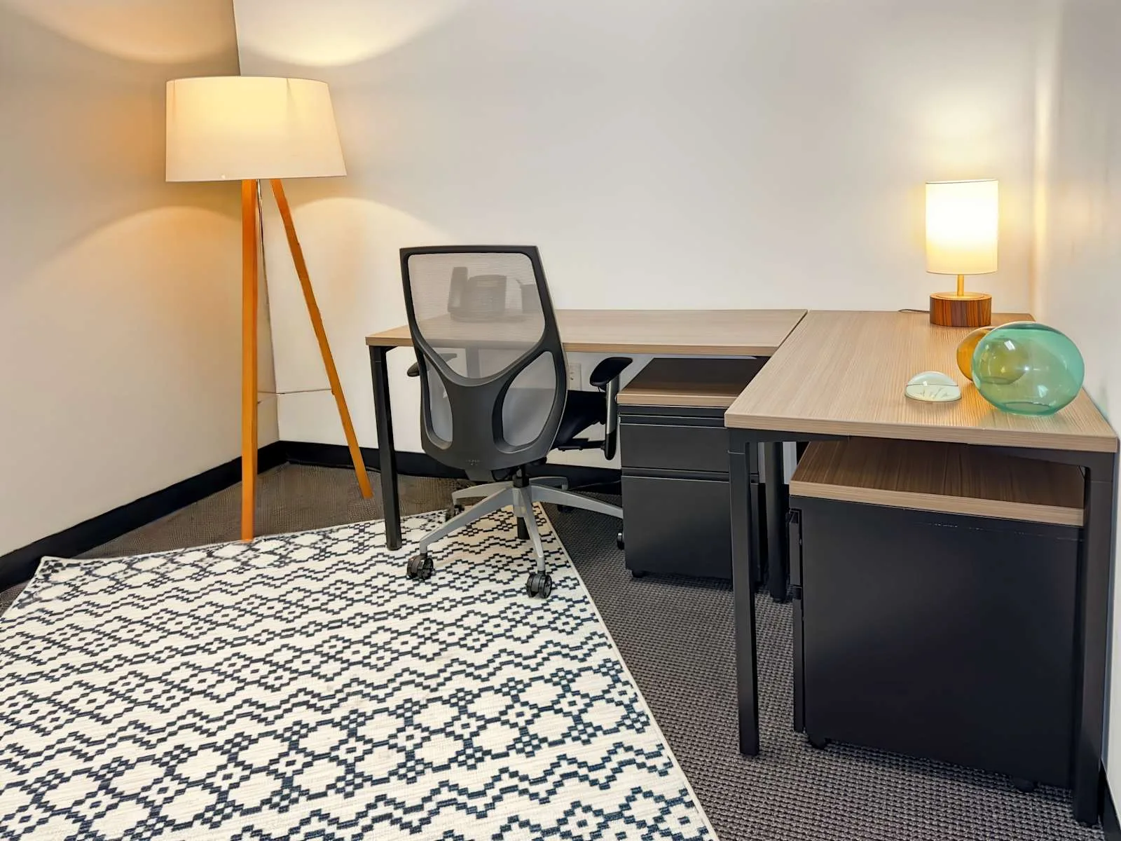 Regus FL, Jupiter - Harbourside Place, Private office, 1 desk, Jupiter, FL