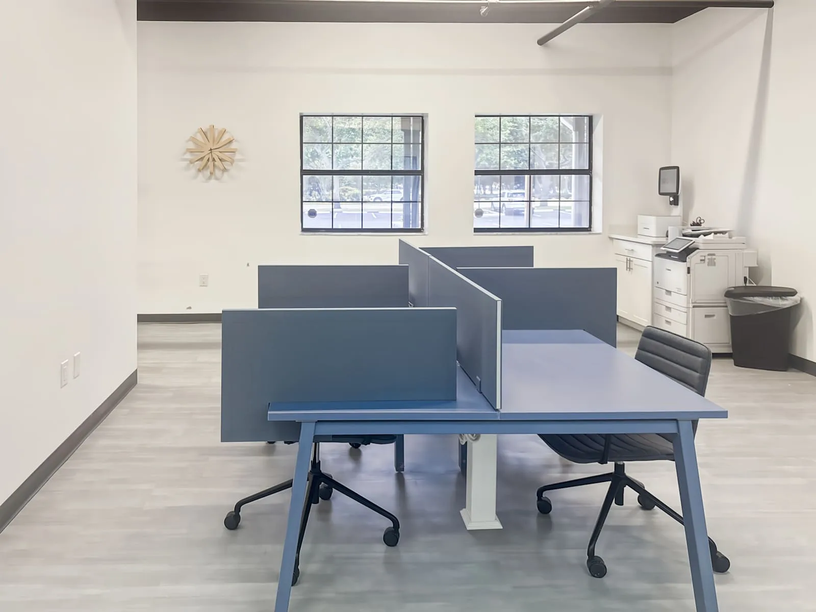 Regus FL, Largo - East Bay Dr, Open-plan office, Largo, FL
