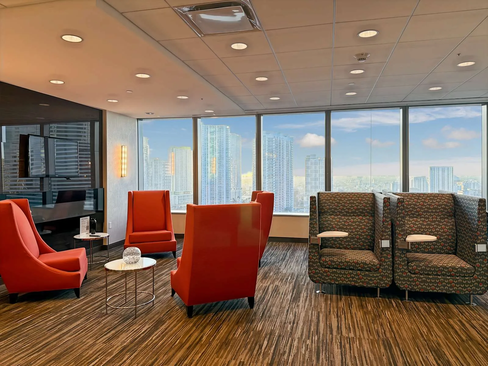 Regus FL, Miami - Wells Fargo Plaza, Lounge, Miami, FL