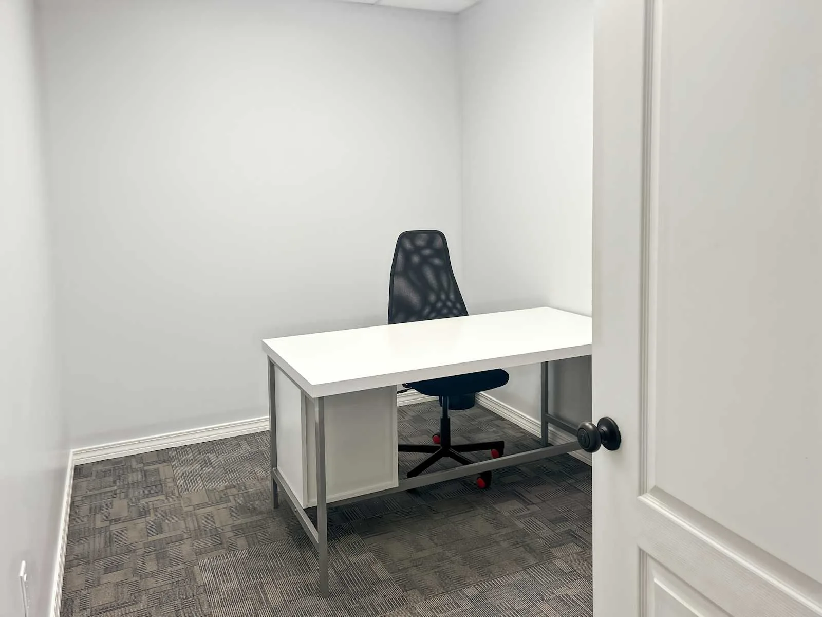 Regus FL, Neptune Beach - Marsh Point Rd, Private office, 1 desk, Neptune Beach, FL