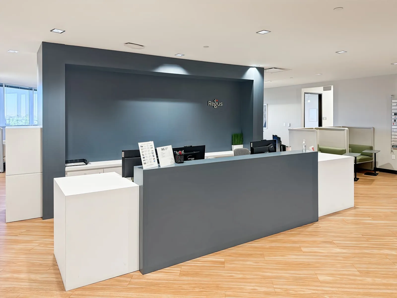 Regus FL, Orlando - 4700 Millenia Blvd, Reception, Orlando, FL