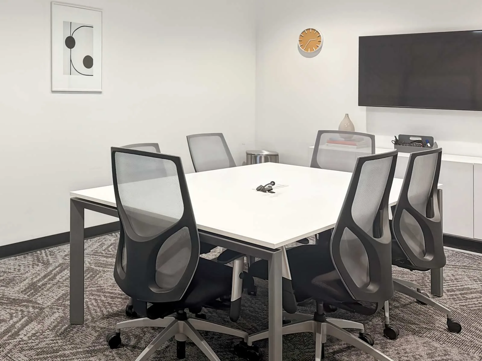 Regus FL, Orlando - 4700 Millenia Blvd, Meeting room for 6 people, Orlando, FL