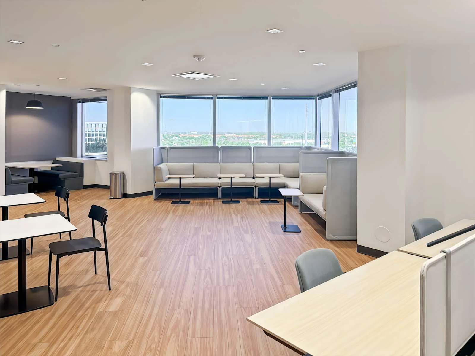 Regus FL, Orlando - 4700 Millenia Blvd, Coworking space, Orlando, FL