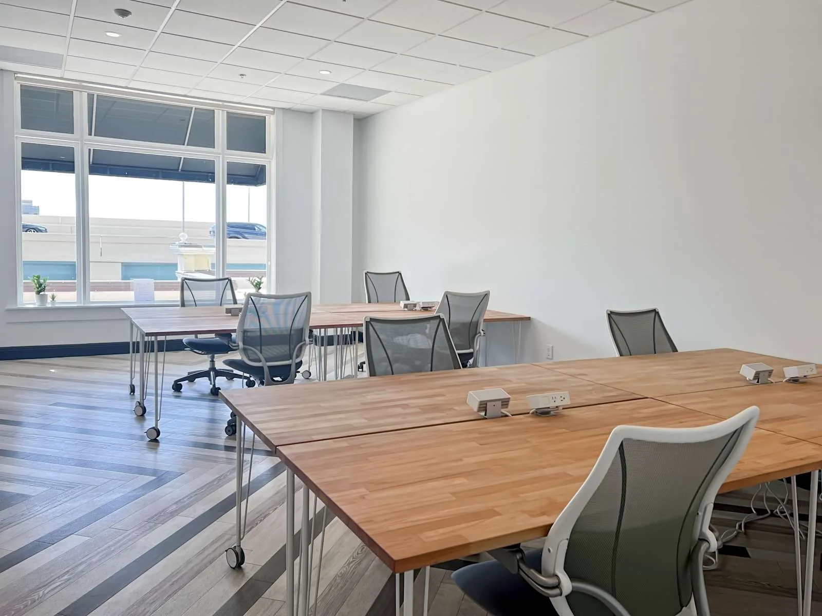 Regus FL, Orlando - Exchange Building, Open-plan office, Orlando, FL