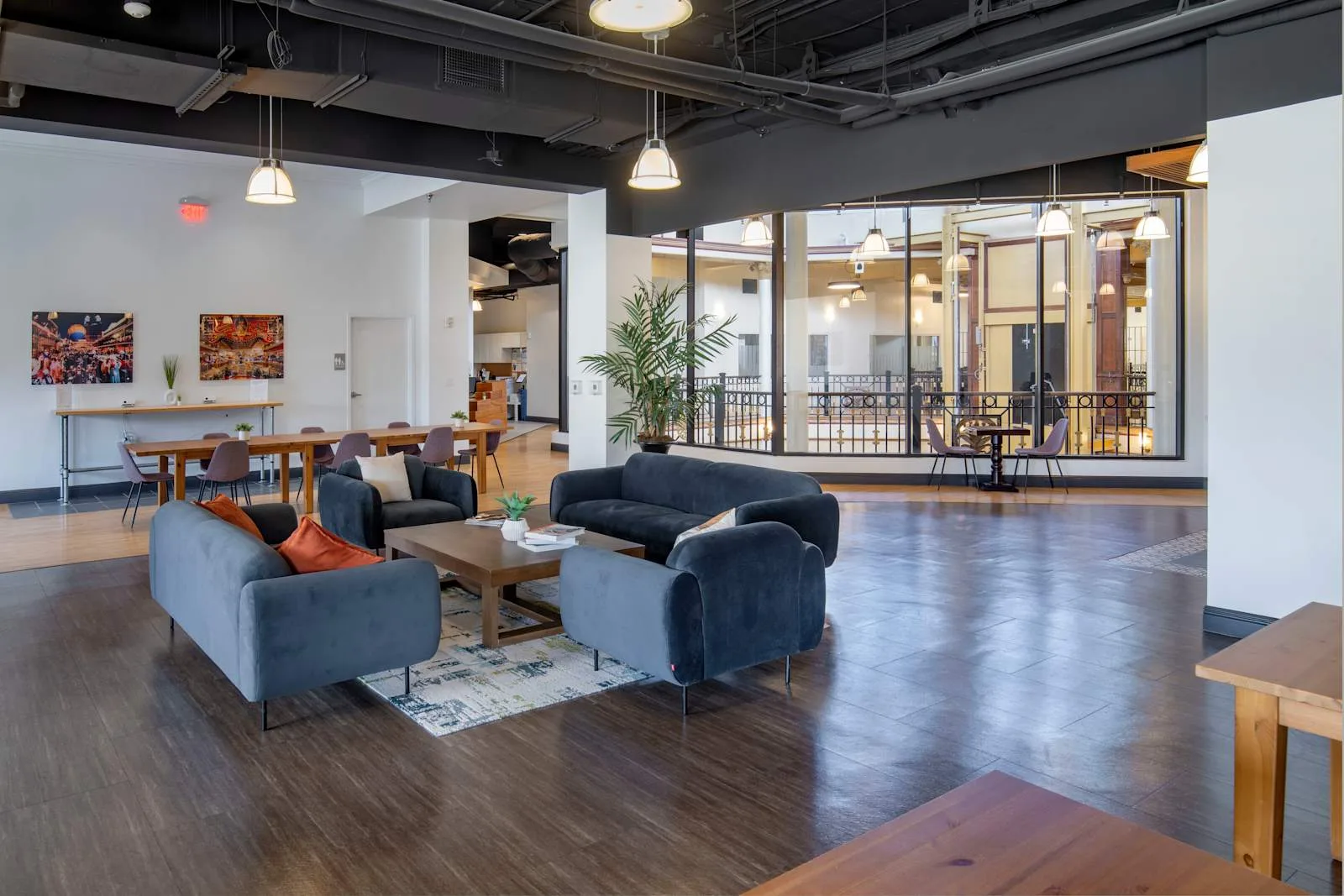 Regus FL, Orlando - Exchange Building, Lounge, Orlando, FL