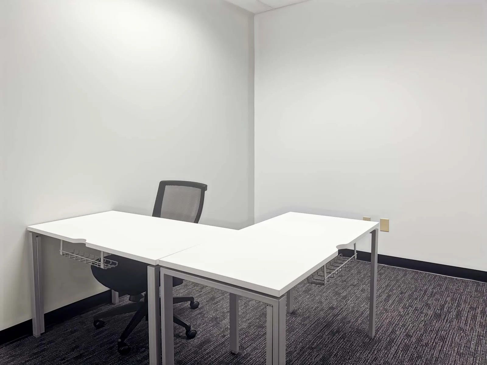 Regus FL, Riverview - Crescent Park, Private office, 1 desk, Riverview, FL