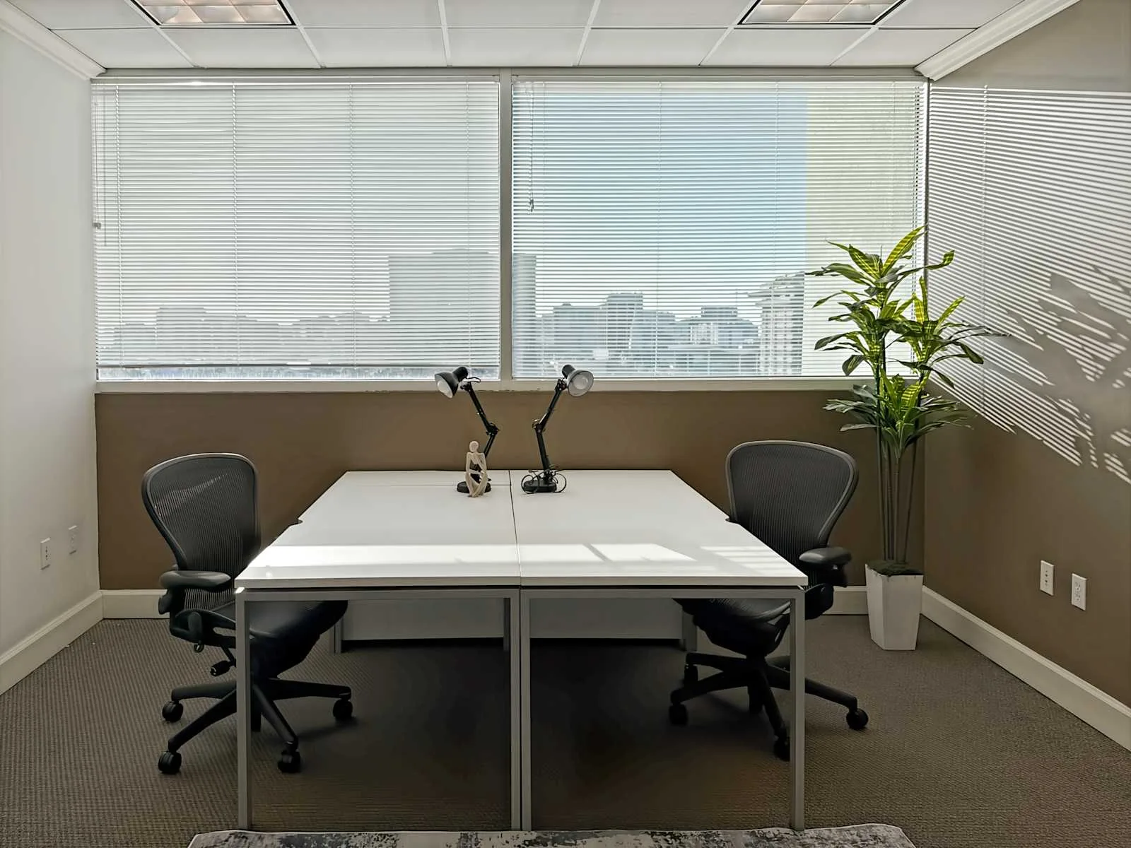 Regus FL, Sarasota - Sarasota Courthouse, Private office, 2 desks, Sarasota, FL