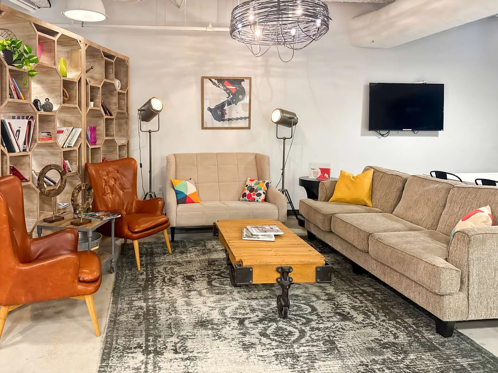 Regus FL, St. Petersburg - First Central Tower, Lounge, St. Petersburg, FL