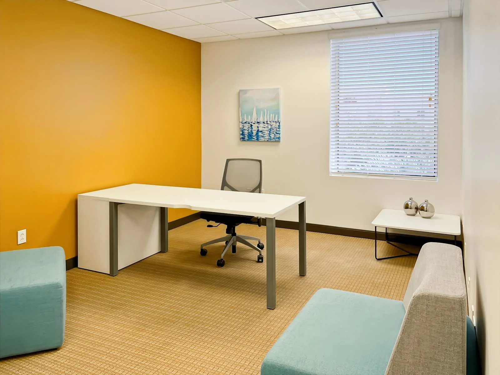 Regus FL, Vero Beach – Miracle Mile Plaza, Private office, 1 desk, Vero Beach, FL