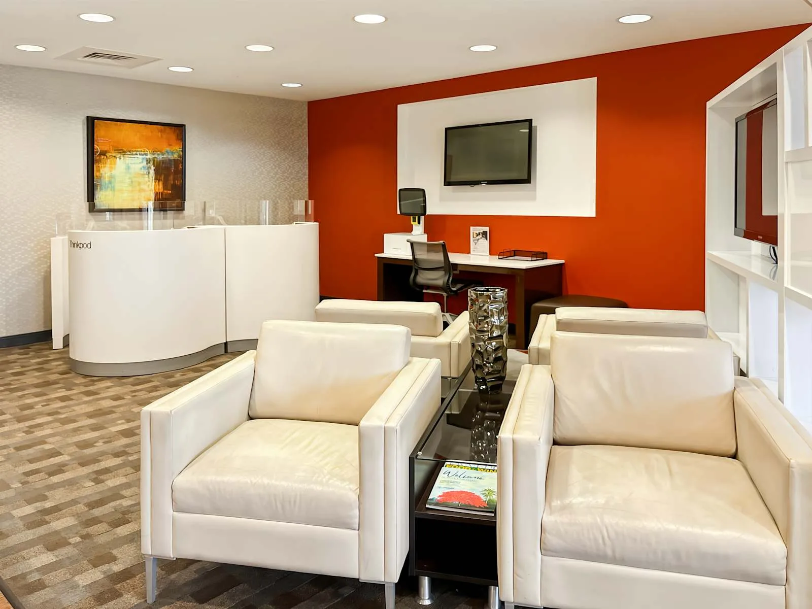 Regus FL, Vero Beach – Miracle Mile Plaza, Reception, Vero Beach, FL