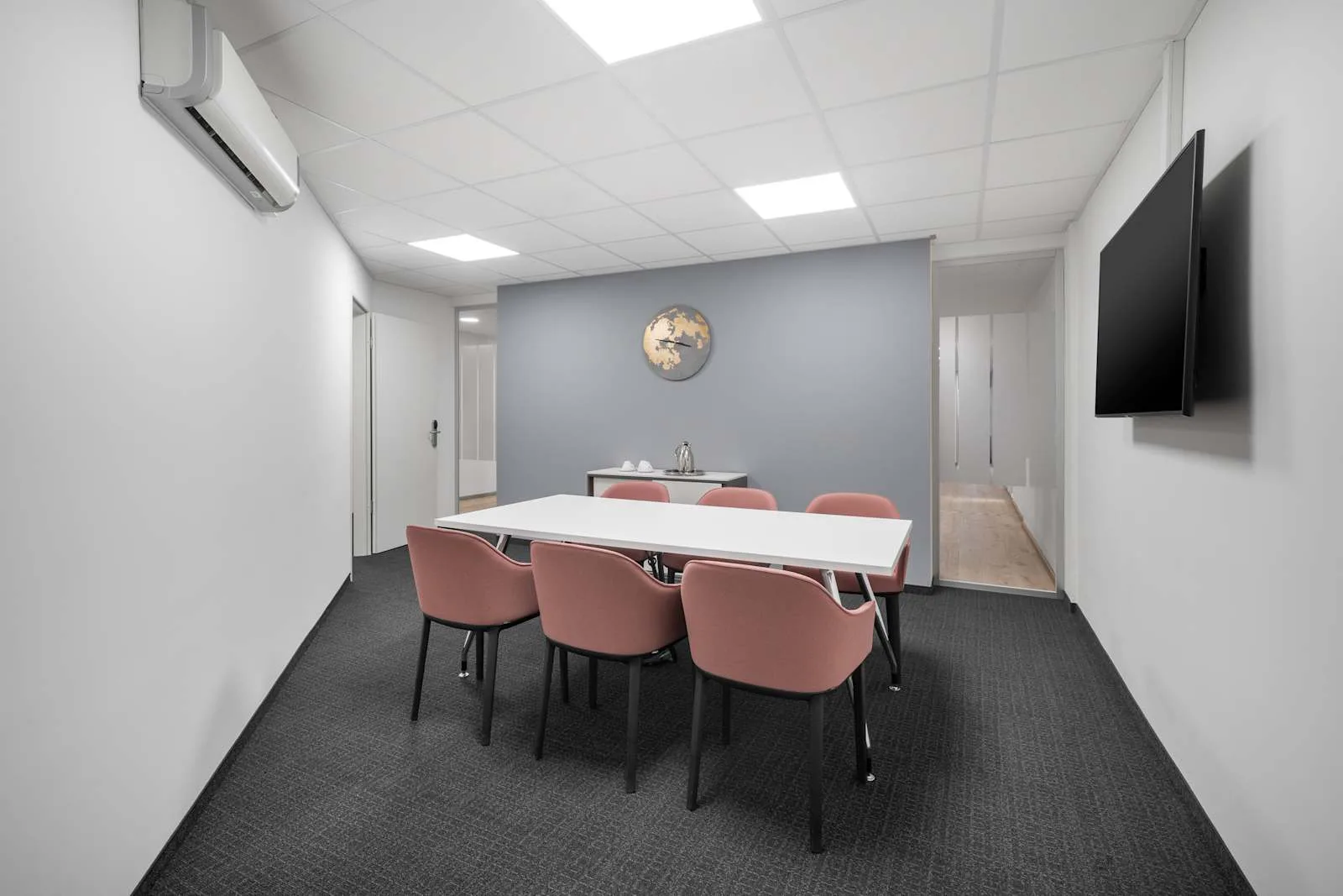 Regus FRANKFURT, Lyoner Stern, Meeting room for 6 people, Frankfurt am Main