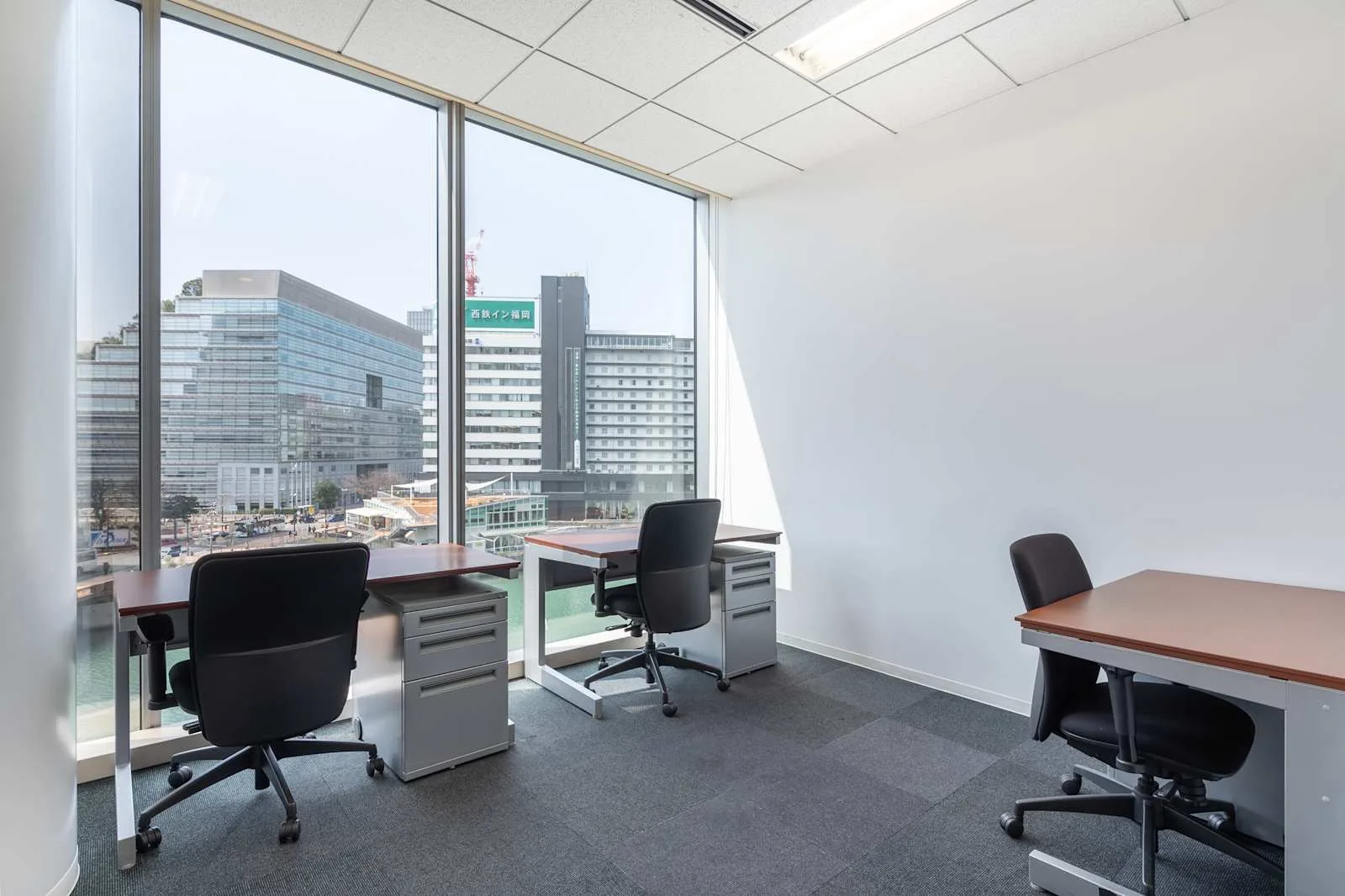 Regus FUKUOKA, Aqua Hakata、個室オフィス（3席）、福岡