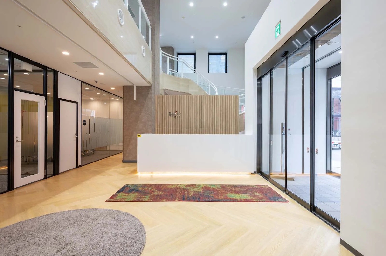 Regus Fukuoka, Hakataeki Hakataguchi, Reception, Fukuoka