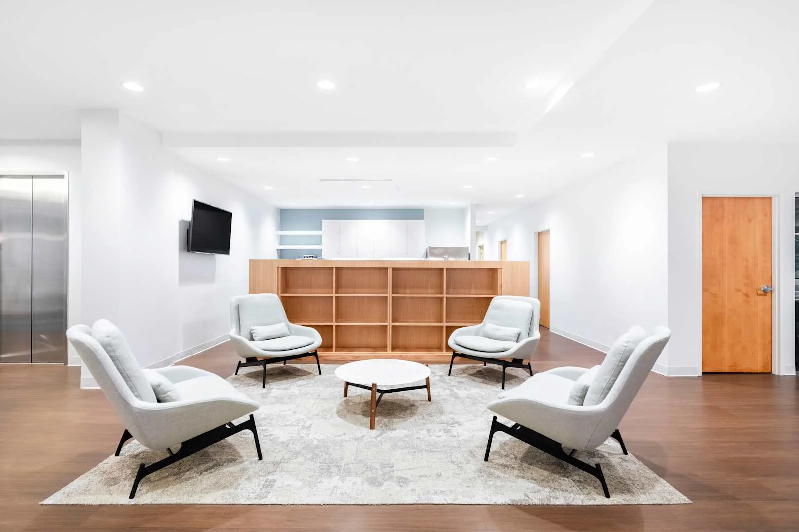 Regus GA, Alpharetta - Mansell, Lounge, Alpharetta, GA