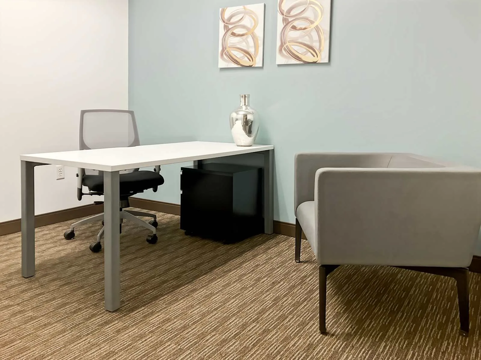 Regus GA, Savannah - Bull Street, Private office, 1 desk, Savannah, GA