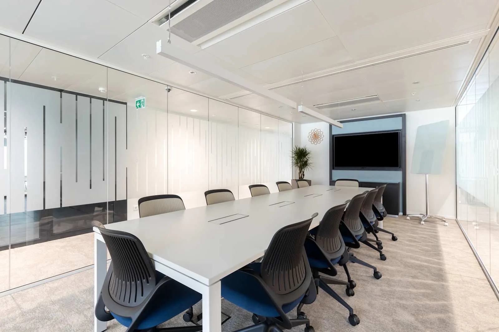 Regus GENEVA, Pont Rouge, Salle de réunion 12 personnes, Grand Lancy