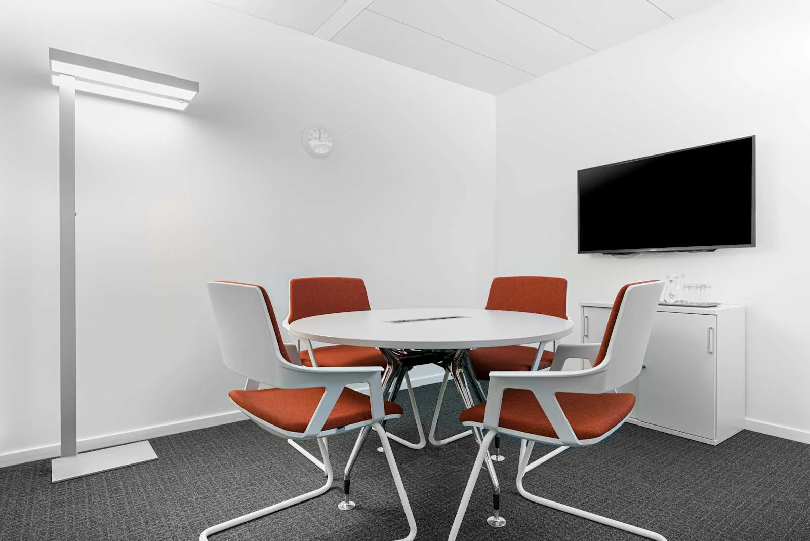 Regus GENEVA, Rhone 8, Meeting room for 4 people, Geneva