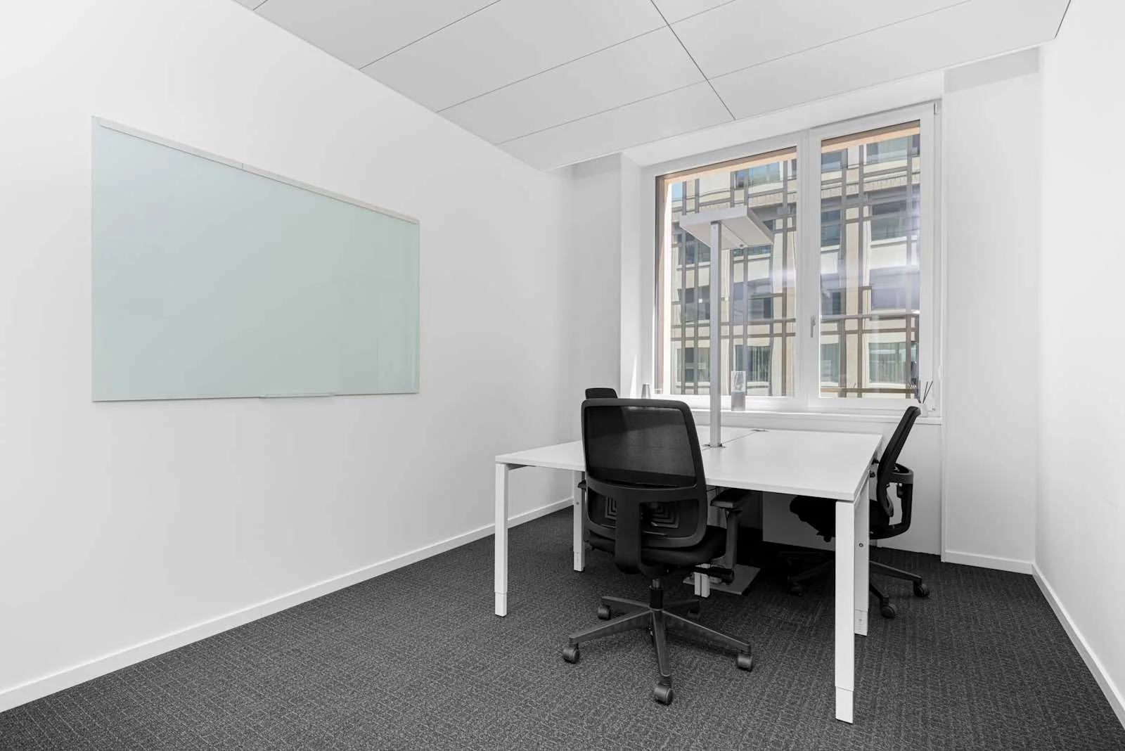 Regus GENEVA, Rhone 8, Private office, 3 desks, Geneva