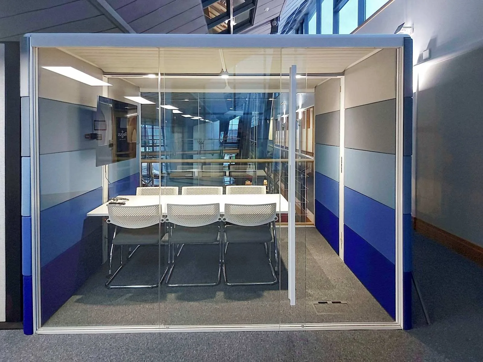Regus Glasgow Airport, India of Inchinnan, Meeting room for 6 people, Renfrew