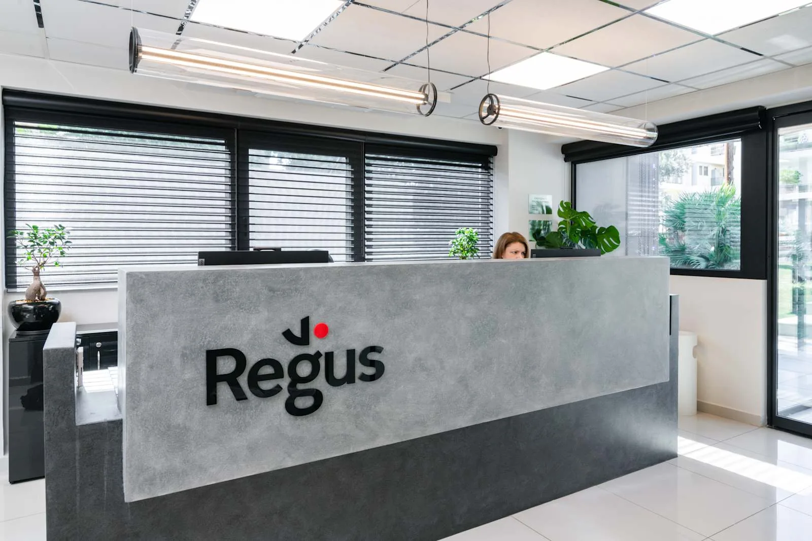 Regus Glifada, Labraki, Reception, Glyfada